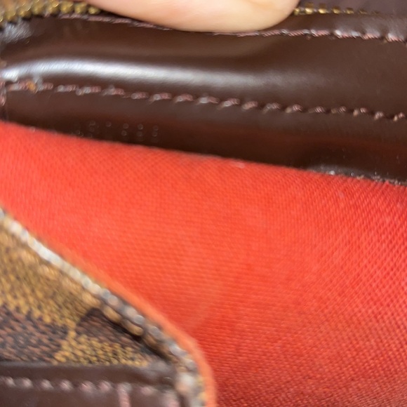 Authentic LV purse large. Good condition. Serial number is SO898. - Picture 13 of 17